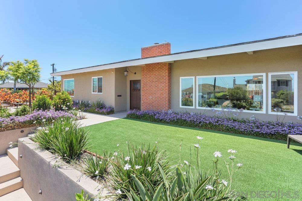 Amazing value for this view home! This updated mid-century home is the one you've been dreaming of! San Diego Bay, Coronado Island, boat marina and Pacific ocean peek views and non-stop ocean breezes delight the senses. 